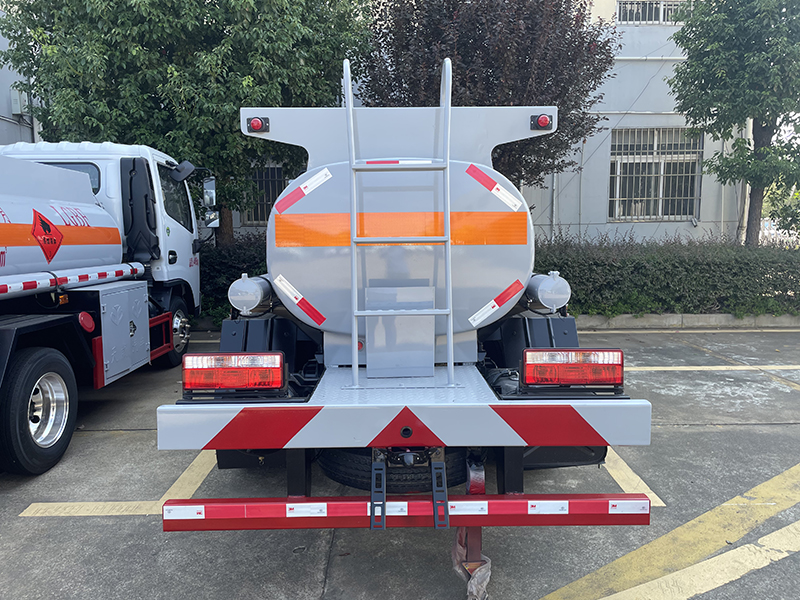 天威缘牌TWY5040GJYE6型加油车